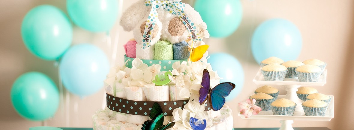 table décorée pour une baby shower bleu gateau