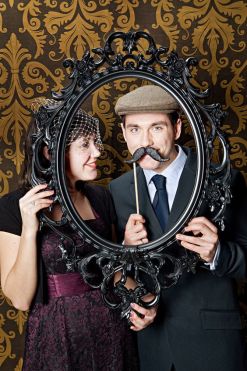 Cadre baroque noir ovale